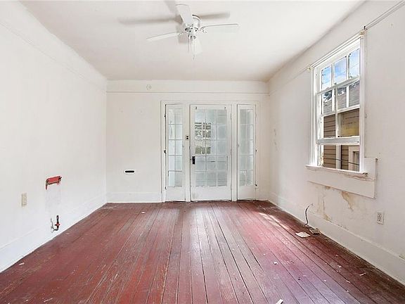 4th image of 2608 Saint Peter St #10