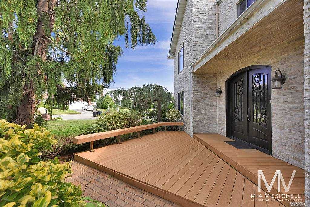 22 Oak Point Dr S, Bayville, NY 11709 Zillow