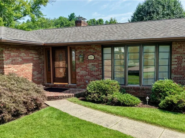 1001 Mill Circle Dr NE, Bolivar, OH 44612