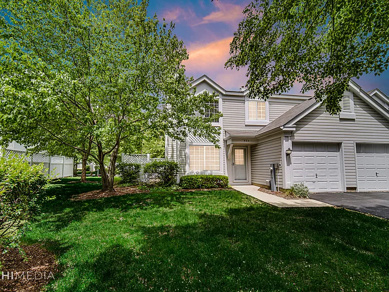 425 Monmouth Ct — Photo 23
