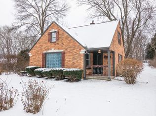 16965 Ridgeview Dr, Brookfield, WI 53005