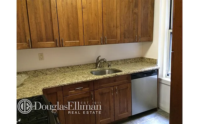 Rented by Douglas Elliman | media 15