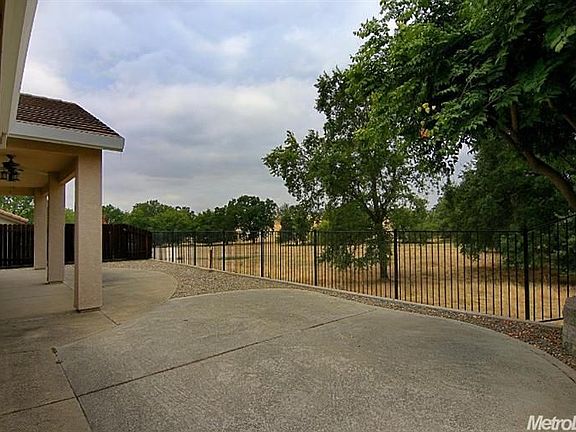 2nd image of 2307 Pioneer Way
