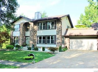 6023 Amberset Ct, Saint Louis, MO 63128