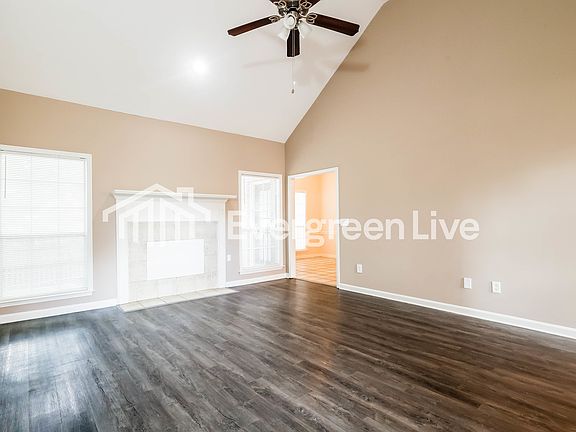 3rd image of 310 Woodlands Dr