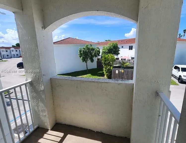 210 SW 3rd Ct — Photo 12