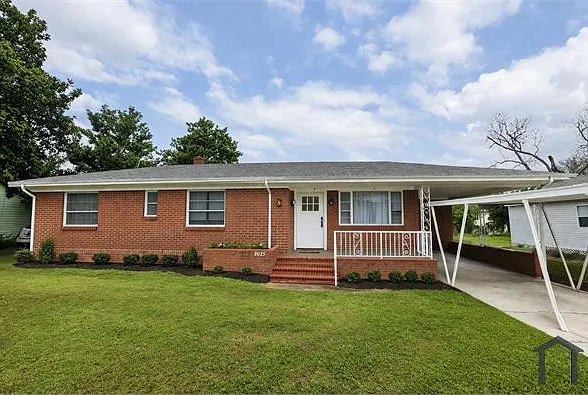 4 bed, 1170 sqft, $1,610 — Photo 1
