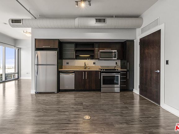 5th image of 1100 S Hope St APT 1513