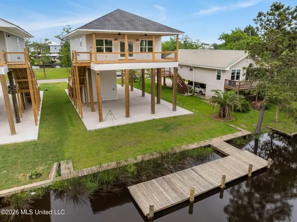 5017 Kansas St, Bay Saint Louis, MS 39520