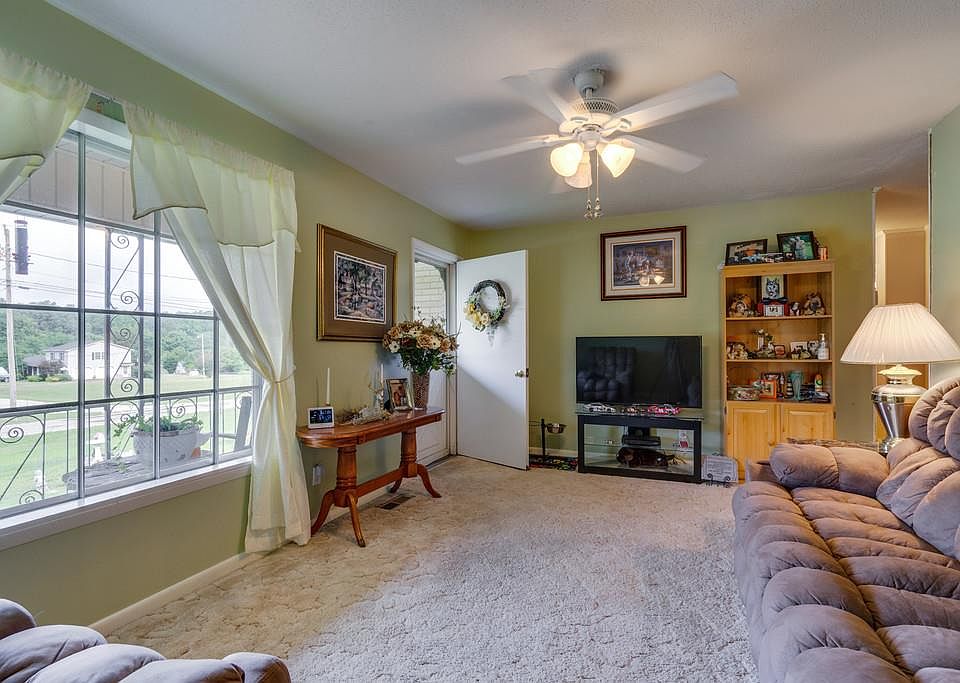 1st image of 5045 Sunny Acres Dr