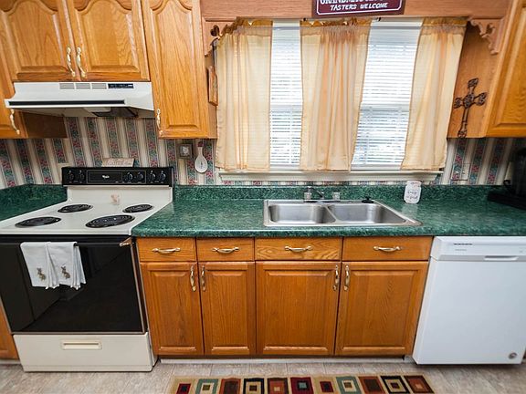 4th image of 151 Fernridge Dr