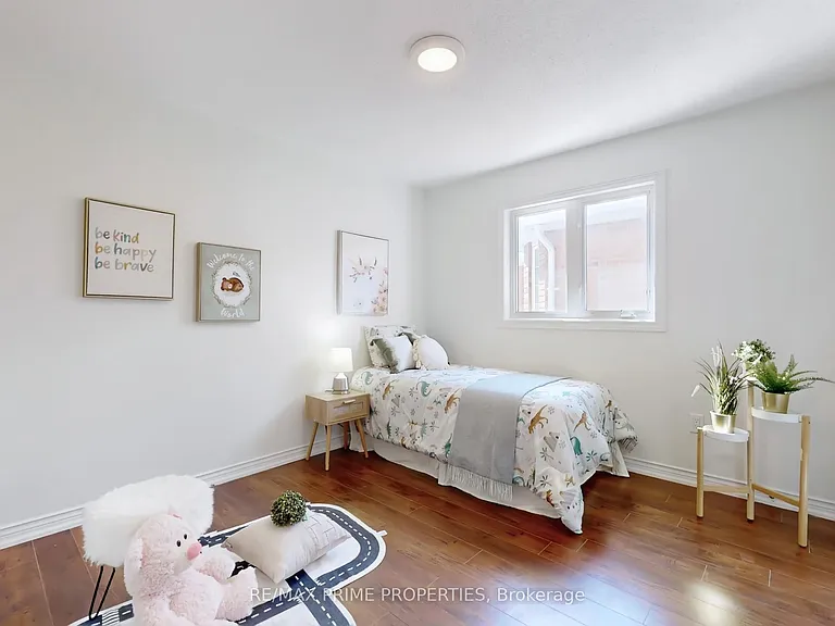 22 Waymount Ave — Photo 6