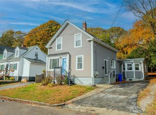 15 Martha St, Pawtucket, RI 02860