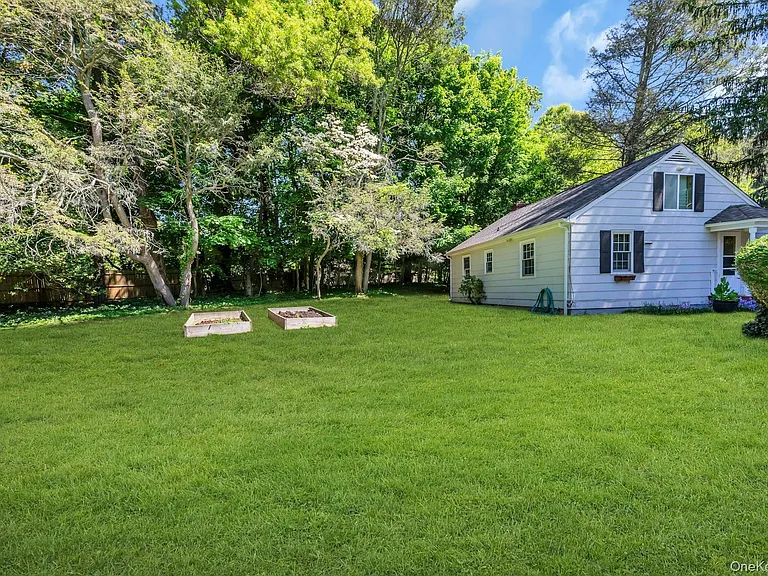 15 Cherry Ln #A — Photo 17