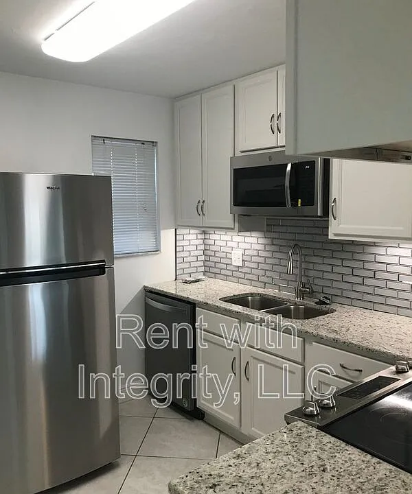 156D Locke St