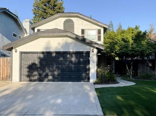 9896 N Canyon Creek Ln, Fresno, CA