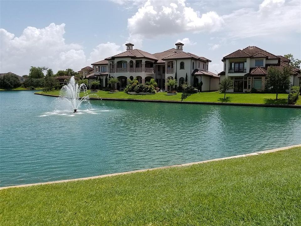 1st image of 22 Castle Terrace Ln
