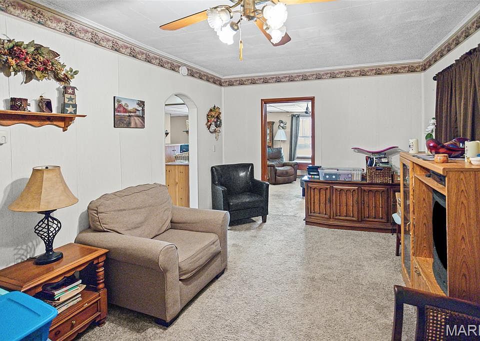 13th image of 622 N Jackson St