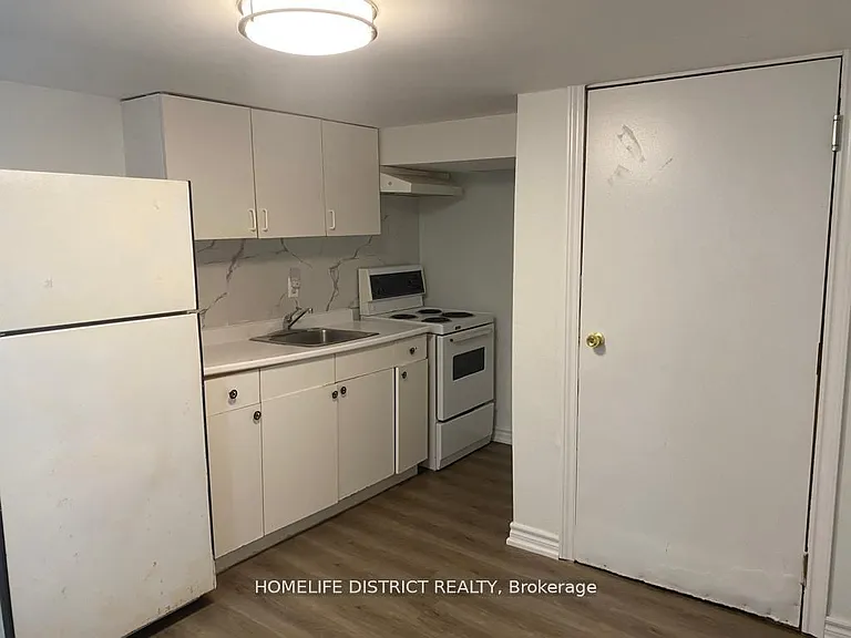 135 Emerson Ave — Photo 7
