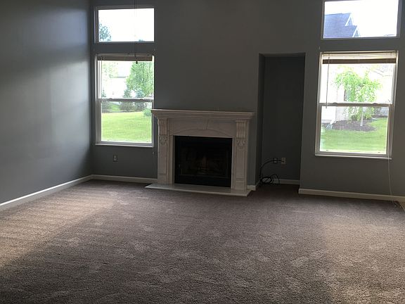 Great room, vaulted ceilings