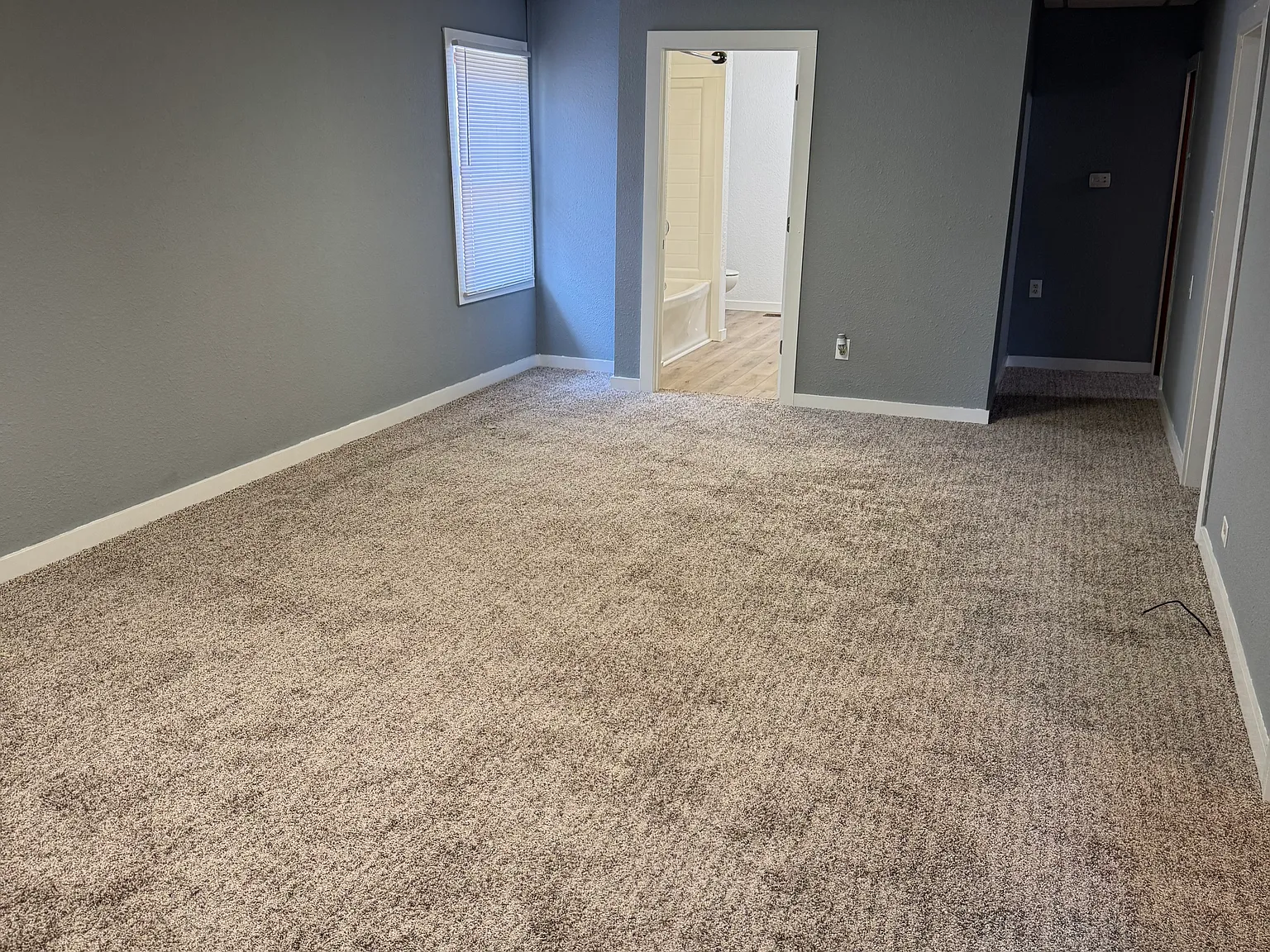 2 bed, 1200 sqft, $980 — Photo 2