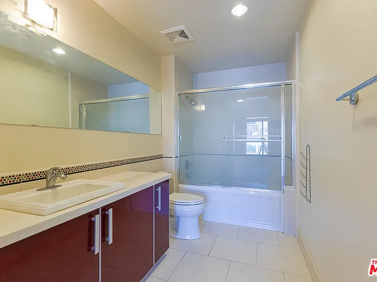 848 Irolo St #308 — Photo 3