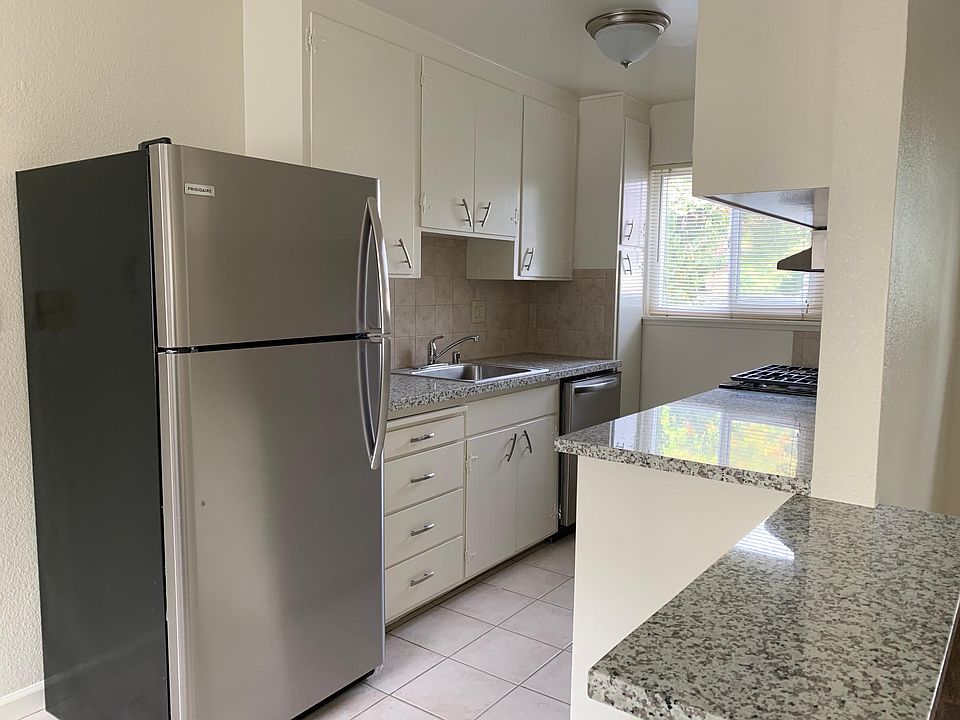 1st image of 1000 Civic Center Dr APT 2