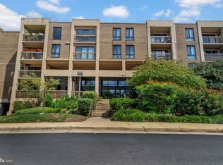 807 N Howard St APT 313, Alexandria, VA 22304