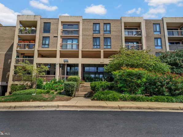 807 N Howard St APT 313, Alexandria, VA 22304