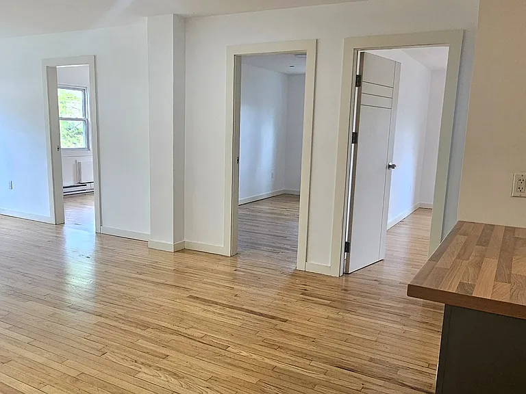 35 Springside Ave #1B — Photo 6
