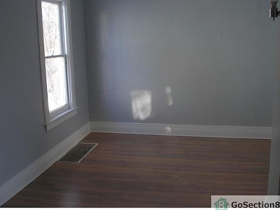 3rd image of 395 Hampshire St Unit 1