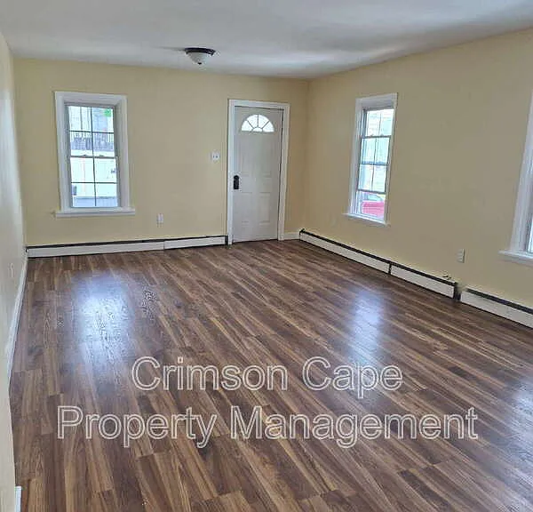 58 E Broadway St — Photo 5