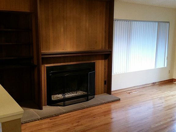 WOOD FIREPLACE