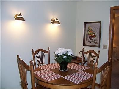 4th image of 5876 Overhill Ln