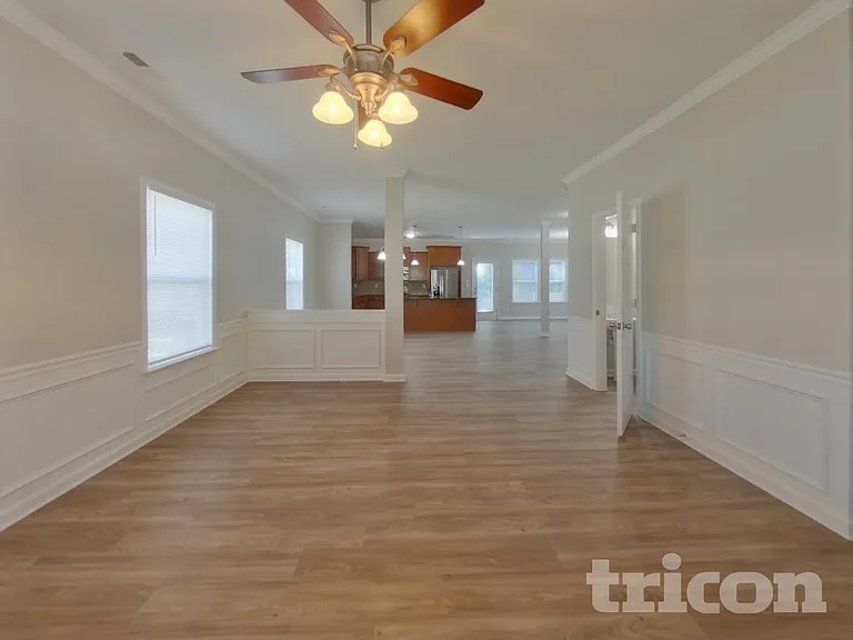 121 English Oak Ln — Photo 4