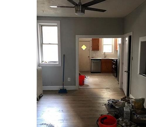 4th image of 323 W Ashdale St