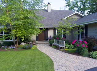 1393 Aitken Dr, Bannockburn, IL 60015