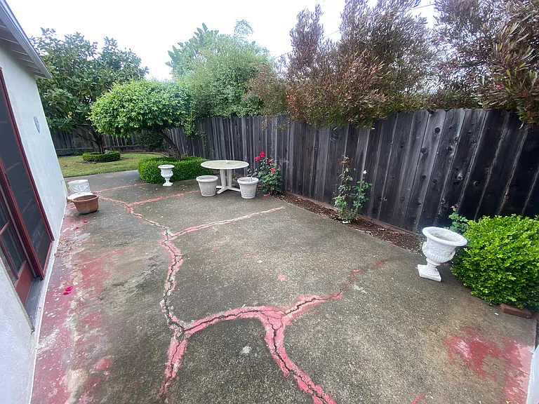 204 Haight Ave — Photo 13