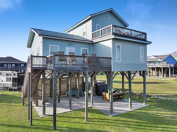 4th image of 1890 Atlantis Ln