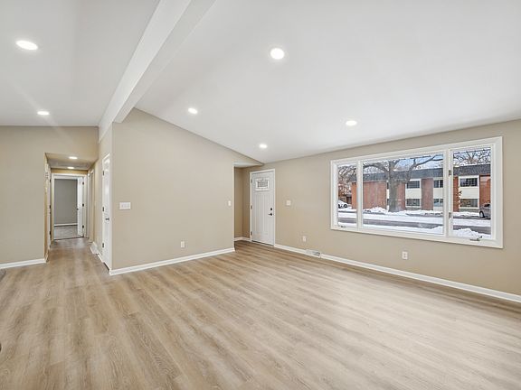 3rd image of 38840 N Park Ave