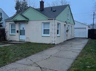 23015 Rosalind Ave, Eastpointe, MI 48021