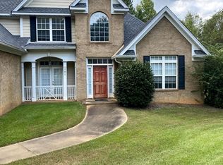 381 Red Oak Ct, Auburn, AL 36832