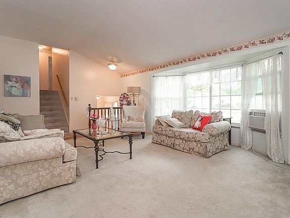 2nd image of 28040 Terrace Dr