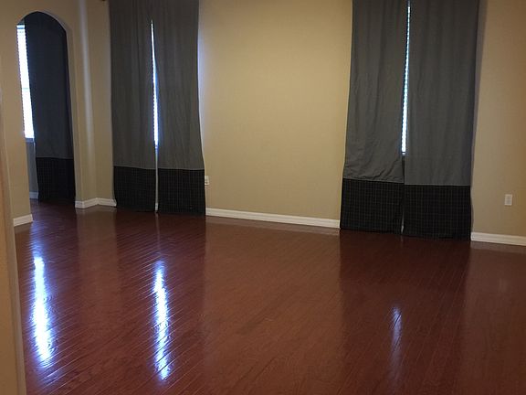 3rd image of 1881 Sir Lancelot Circle