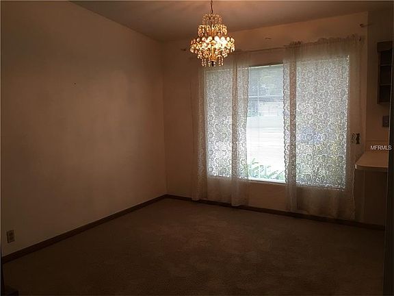5th image of 105 E Jinkins Cir