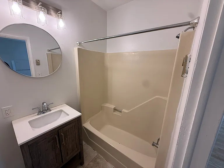146 W High St #12 — Photo 16