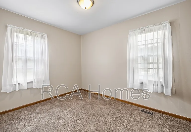 4321 E 21st St — Photo 10