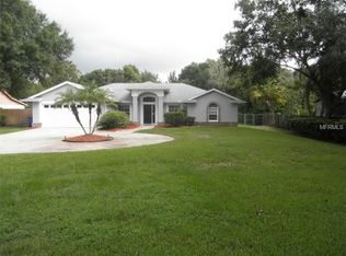 901 Hollyshore Dr, Lutz, FL 33548