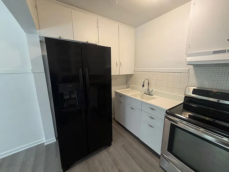 1406 West 9th — Photo 12