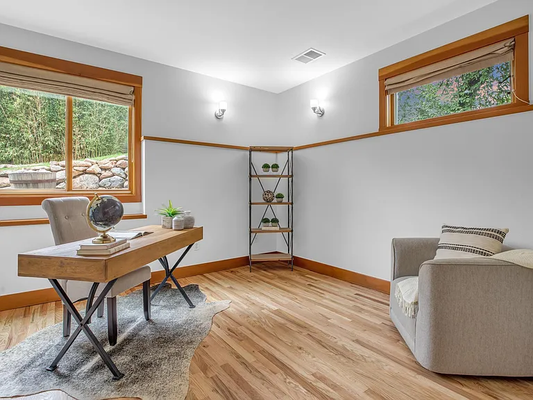 1217 Linden Ave — Photo 6